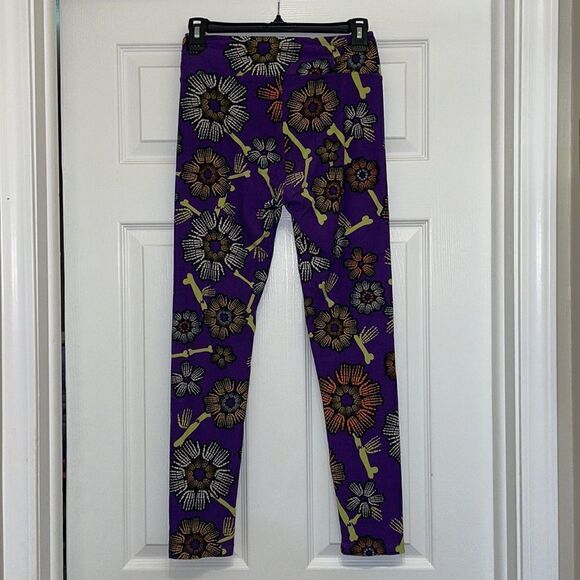 ✨LuLaRoe Purple Halloween Skeleton & Bones Leggings - Picture 3 of 7